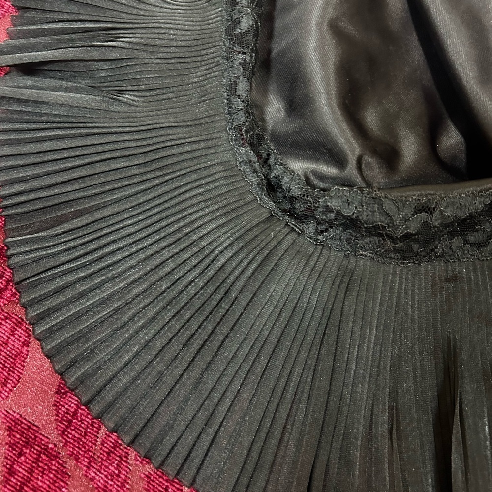 Authentic Old-Hollywood Black Lace Slip Dress (c. 1950s) - Picture 10 of 10